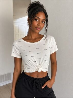 Hustle Hollywood White 'Hustle' Knot Crop Tee size small